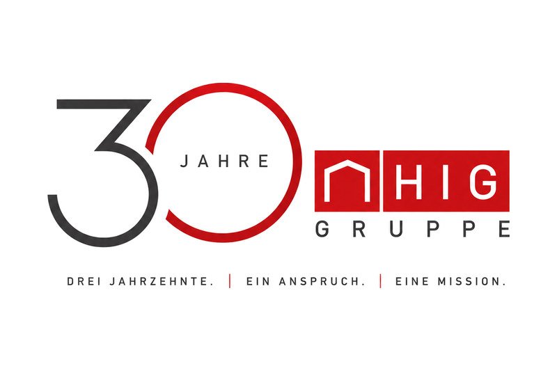Jubiläums-Entwurf E: „30“ mit anthrazitfarbener Drei und rotem Ring als Null, darunter die Zeile „Drei Jahrzehnte. Ein Anspruch. Eine Mission.“